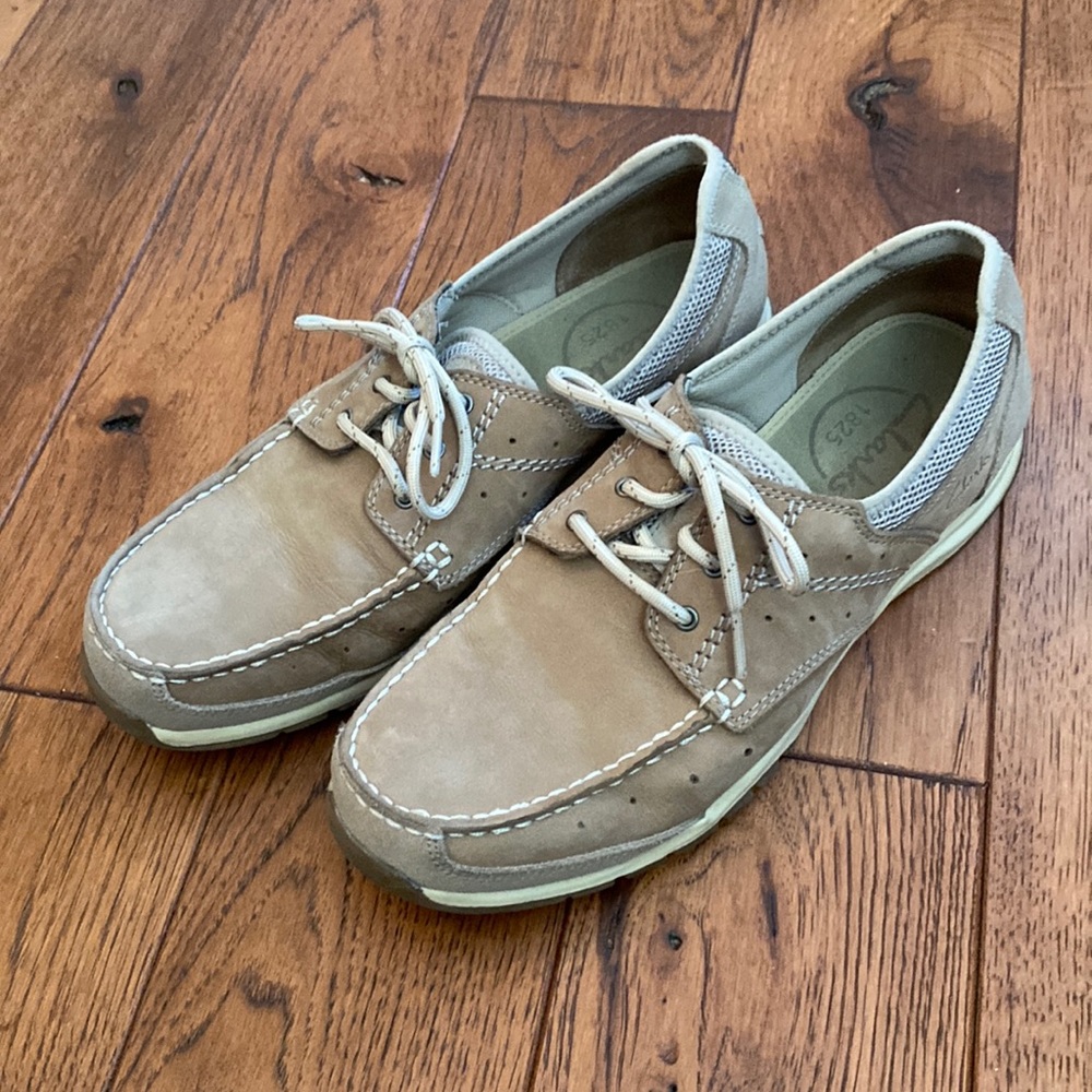 Clarks Mens Size 10 casual laced leather upper shoe
